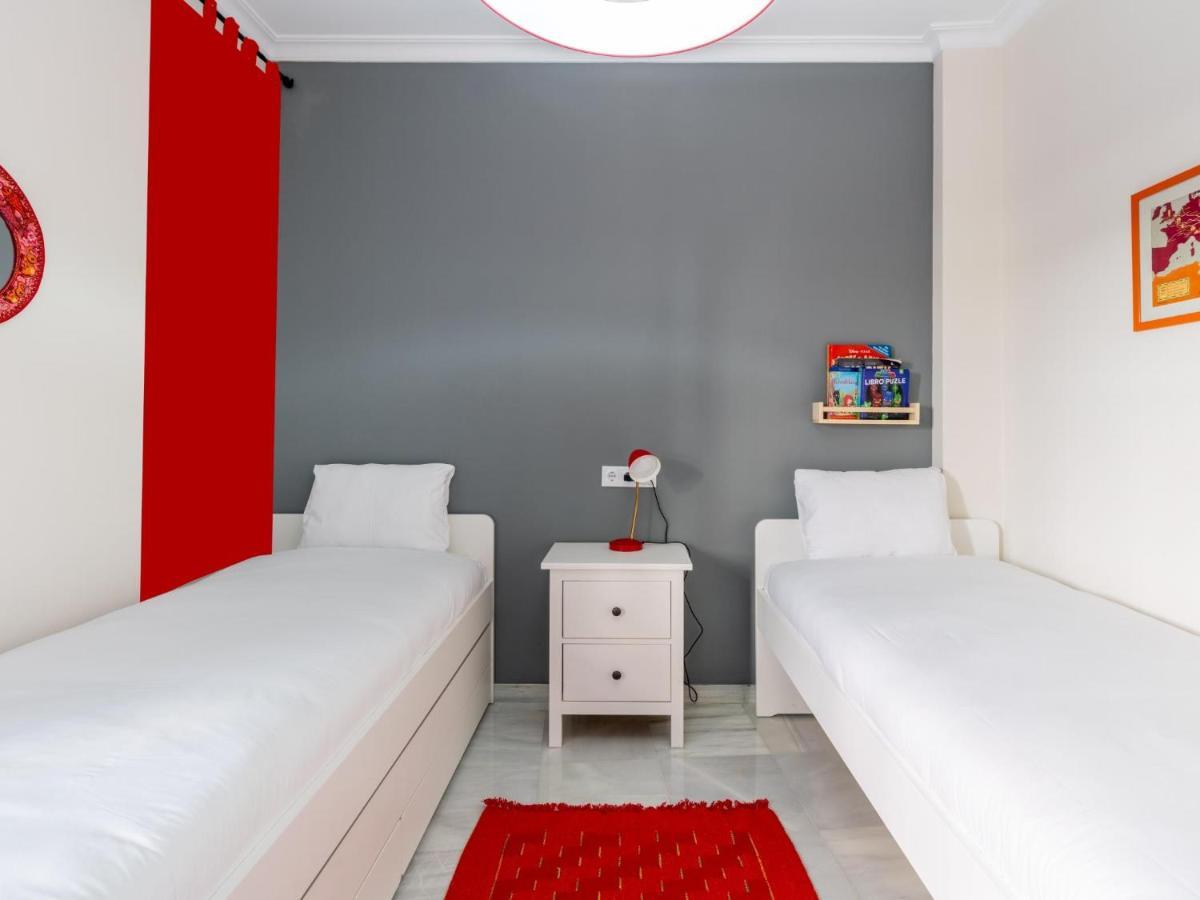 Holi-Rent Penthouse Penuelas Seville Exterior photo
