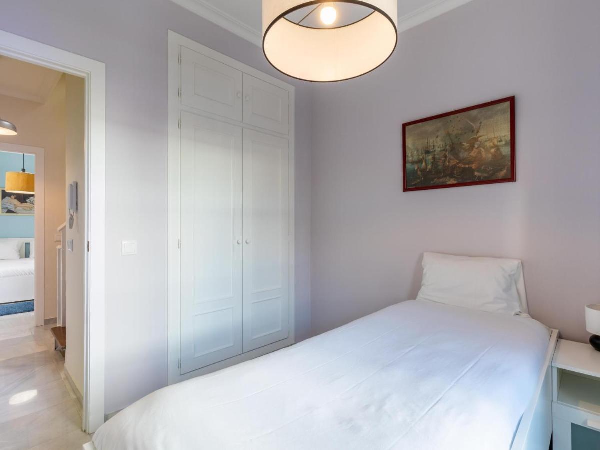 Holi-Rent Penthouse Penuelas Seville Exterior photo